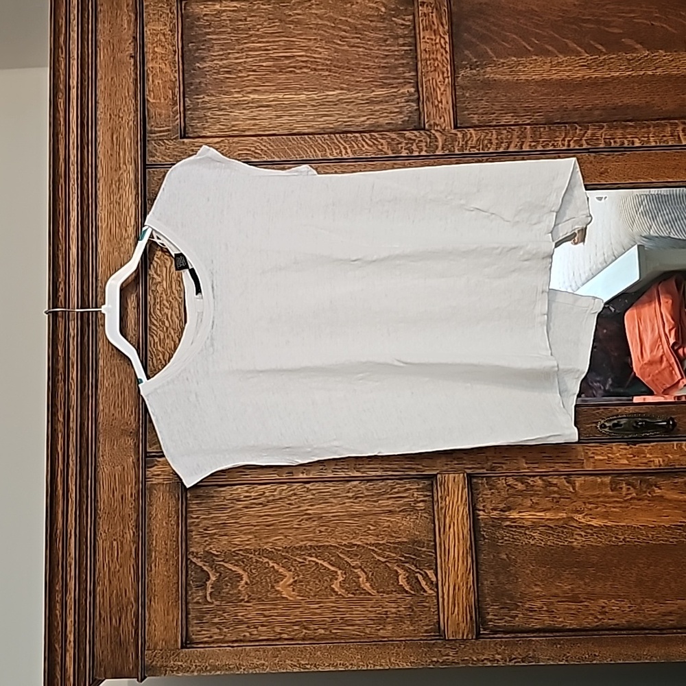 Tahari 100 linen cap sleeve tee with back button detail.